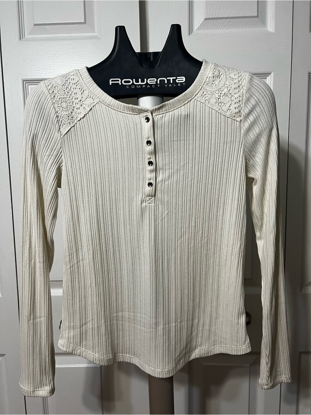 Lucky Brand White Ribbed Lace-Shoulder Henley Long Sleeve Top